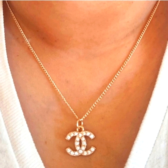 Gold Signature Crystal Necklace , Brand New. - Picture 1 of 3